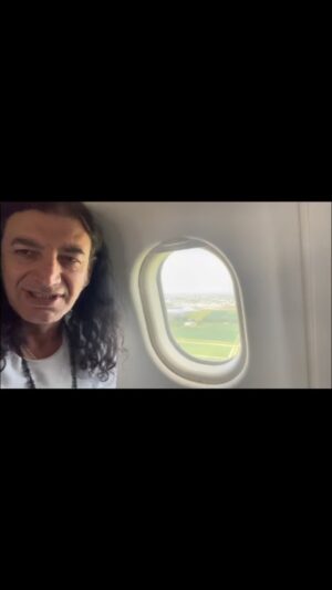 Murat Kekilli Instagram - Amsterdam ‘dan selamlar millet.Akşam için hazır mısınız? 🤘🎸🇹🇷