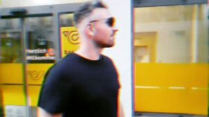 Murathan Muslu Instagram - .... ich trink' mal auf die nächsten 20 Jahre...
-
Music @mevlutkhan @suakaanmusic @sifu_m_a_n