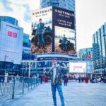 Myles Erlick Instagram - 60 seconds of glory😎⏳ #NORTHMAN #Toronto #DundasSquare #NewMusic #Country Toronto, Ontario