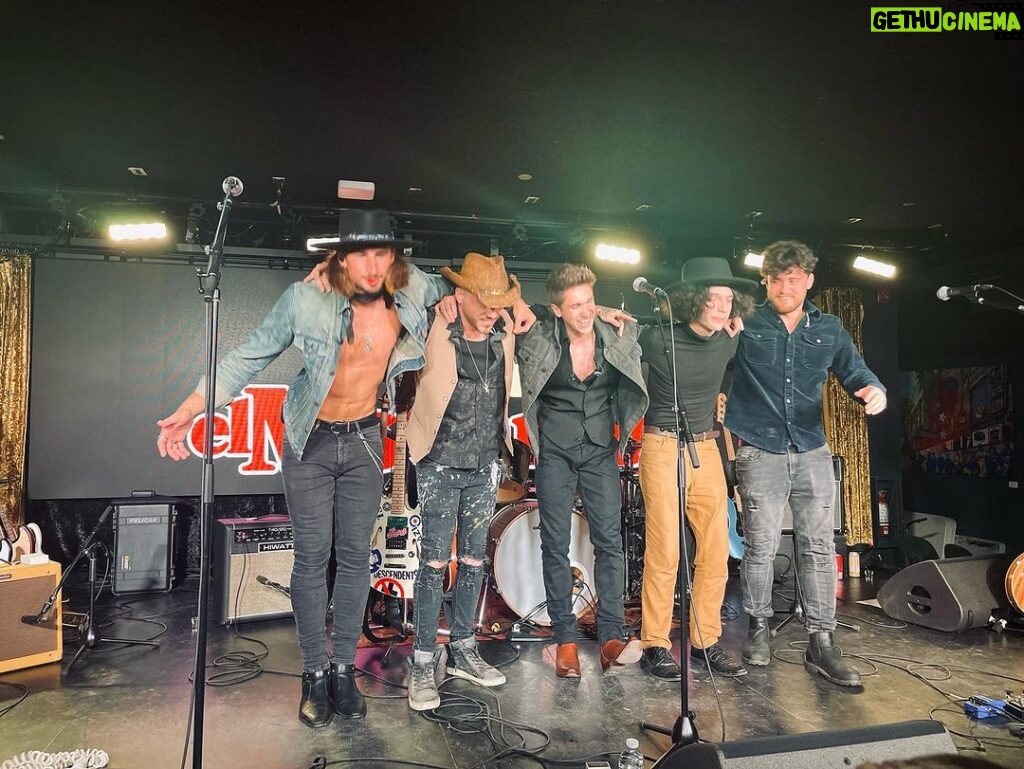 Myles Erlick Instagram - What. A. Night. All love to everyone that came out🙏🏼 Thank you @theelmocambo for an unforgettable evening! Until next time! @tysonerlick @john_goodblood @mattpineart @daggymusic • • • • #livemusic #music #country #rock #elmocambo #toronto #producer #musician #explore #insta #lifestyle Toronto, Ontario