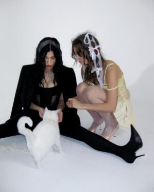 Nadezhda Tolokonnikova Instagram - yin x yang 🖤🤍

with @maligoshik 
Photo by @marysergeevnaa
Fashion @siviakosha
Hair @anstasiiasilkina
Producer @yan_gordienko
Cat @god.of.makeup
💎: @serpenti_apparel
@etclosangeles 

More content on our special pages 💣