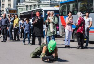 Nadezhda Tolokonnikova Instagram - Pussy Riot - ПОЛЗАНИЕ (акция). В ходе акции участницы Pussy Riot в военной форме ползали по ключевым локациям Москвы, напоминая гражданам о том, что никому во время войны отсидеться или отмолчаться не удастся. Война, начатая Путиным, должна быть закончена вместе с его режимом. 

Искусство имитирует жизнь или наоборот?

Pussy Riot - CRAWLING (action). During the action, Pussy Riot members in military uniforms crawled around the key locations of Moscow, reminding citizens that no one will be able to sit out or remain silent during the war.  The war started by Putin must be ended - with his regime.

Life imitates art or the other way around? 

Photos by @evgenyfeldman @ifeelpresent