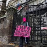 Nadezhda Tolokonnikova Instagram - RUSSIAN GOVERNMENT DEMANDED 8 YEARS IN JAIL FOR A 33-YEARS-OLD LESBIAN ARTIST SASHA SKOCHILENKO. HER CRIME? PROTEST ART ACTION: REPLACING PRICE TAGS IN THE SUPERMARKET WITH ANTI-WAR SLOGANS. One of the tags displayed the facts about the Russian army bombing a theatre in the port city of Mariupol where around 400 people were hiding. Sasha is jailed for 1,5 years already. Sasha suffers from congenital heart disease, PTSD, and celiac disease (no medical help in jail). Her 8 years sentence could turn into a death sentence. "LOVE IS STRONGER THAN WAR AND DEATH" - says Sasha's postcard that we brought to the Russian embassy in London. These words sound even stronger today, as we wish and hope for love and peace in Ukraine, Israel, Palestine, Artsakh. The police tried to detain us for performing the action, but we ran. #FREESASHA ••• ПРОКУРАТУРА ЗАПРОСИЛА 8 ЛЕТ КОЛОНИИ ХУДОЖНИЦЕ, АКТИВИСТКЕ, ОТКРЫТОЙ ЛЕСБИЯНКЕ САШЕ СКОЧИЛЕНКО. ЗА ЧТО? ЗА АНТИВОЕННУЮ АКЦИЮ - САША ЗАМЕНИЛА ЦЕННИКИ В СУПЕРМАРКЕТЕ СПБ НА МАЛЕНЬКИЕ АНТИВОЕННЫЕ СЛОГАНЫ. САША УЖЕ ПОЛТОРА ГОДА В СИЗО. На одном из ценников Саша разместила информацию о мирных украинцах, погибших в атаке российской армии на Мариуполь. Полиция Великобритании пыталась задержать нас за акцию у посольства РФ в Лондоне, но мы убежали.