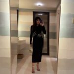 Nadine Njeim Instagram - A minute in Dubai for @aminamuaddiofficial private dinner with @ounass celebrating her first pop up 🥳 styled by @cedrichaddad Make up by NADINE Hair by @victorkeyrouz Wearing Amina Muaddi heels 👠 #nadinenassibnjeim