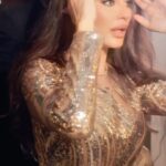 Nadine Njeim Instagram - Behind the scenes … 🎥📸🪩 #nadinenassibnjeim #نادين_نسيب_نجيم