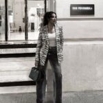 Nadine Njeim Instagram - بعتذر عم حط هيدا البوست يلي كان لازم ينزل من ١٠ ايام بس بسبب الظروف طبعاً ما كان اله مطرح ابداً . بعيداً عن القضية يلي كلنا مؤمنين ومتعاطفين و متمسكين فيها و عم نعمل جهدنا حتى ندعم الابرياء المدنيين بفلسطين من خلال صفحاتنا بس مجبورة نزل هيك لسببين لانه عم يعملوا عليي حمالات فولو و انفولو حسابات وهمية و ريبورت كتير 😕… وطبعاً نحنا ملزمين نكفي شغلنا و التزاماتنا و لكن ما رح نوقف دعمنا من خلال صفحاتنا ونستمر بالدعم و بالمقابل شغلنا مسؤولية علينا و الشركات الملتزمين معن. بحبكن من كل قلبي و الله ينصركم و يقويكم يا رب 🤲🏼 🇵🇸🇵🇸🇵🇸 ويرحم كل الشهداء. #نادين_نسيب_نجيم @thepeninsulaparis il me paraissait essentiel de prendre le temps de vous remercier une dernière fois pour votre accueil et votre hospitalité . Grâce à vous, j'ai passé un superbe séjour.
