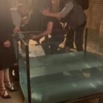 Nadine Njeim Instagram - و انا بدي ضل اكتر و هو يقللي بخاف عليكي وانا قلن يا جماعة فيني طول بالمي وهني لاء ما بيسوى 🤣🤣 بس كانت تجربة حلوة صراحة حبيتها #وأخيراً #نادين_نسيب_نجيم
