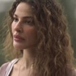 Nadine Njeim Instagram - كيف لقيتوا الحلقة ٥ ؟ محمسين للحلقة ٦ ؟ #وأخيراً #نادين_نسيب_نجيم