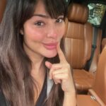Nadine Njeim Instagram - Good evening! كتير بحب الشتي ☔️⛈️ #نادين_نسيب_نجيم