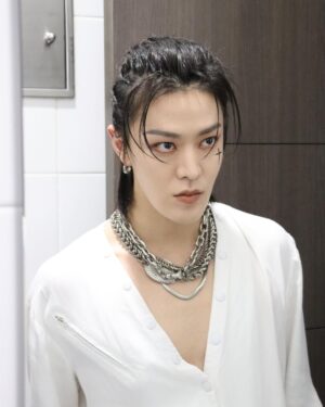Yuta Instagram - Are you ready Colombia🤟😎