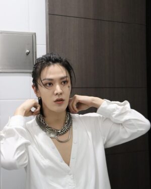 Yuta Instagram - Are you ready Colombia🤟😎