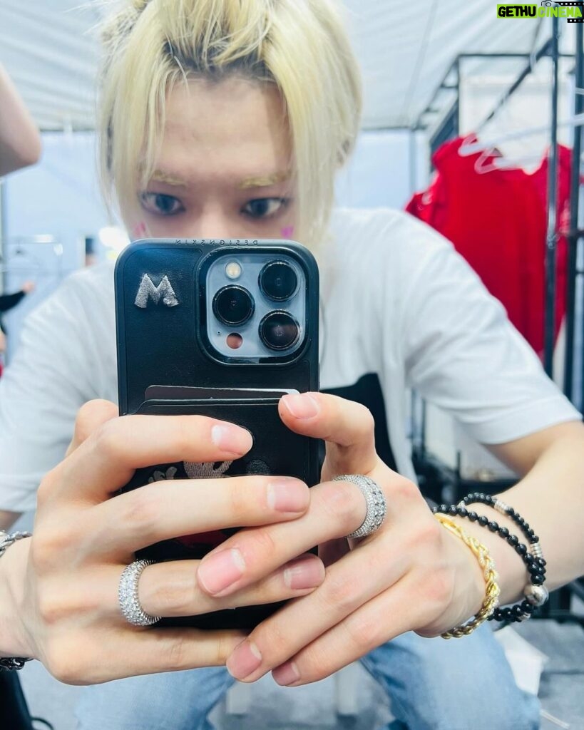 Nakamoto Yuta Instagram - Thank you for giving us nothing but happiness for 2 straight days! It was really really hot !! We promise we’ll come again!❣️❣️