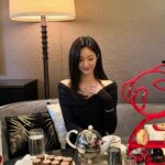 Nam Kyu-hee Instagram - 키린 x 웨스틴조선 키린의 보보(Bo Bo) 컬렉션은 귀여운 판다와 테디베어의 독창적인 조합으로 이루어진 키린의 대표 컬렉션 중 하나인데요! 올겨울 웨스틴조선이 이에 영감을 받아 보보(Bo Bo)컬렉션을 컨셉으로 애프터눈 티 세트를 선보인다고 합니다.✨ 트레이부터 디저트까지 사랑스러운 판다 모양으로 여러분을 기다리고 있어요.🤍 + 12월 15일부터 12월 29일까지 키린 카카오톡 채널을 추가하시면 귀여운 보보 컬렉션 이모지를 다운 받을 수 있다고 하니 귀여움 겟 하러 가봅시다!🐼 #광고 #키린 #웨스틴조선애프터눈티 #보보컬렉션