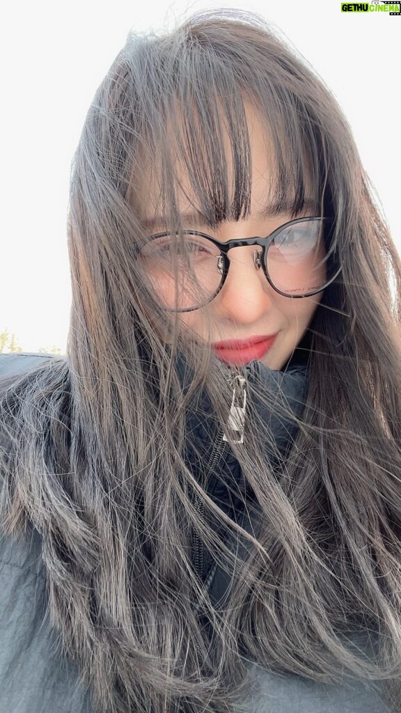 Nana Yamada Instagram - かわいい...だいすき...まーためがね🥹👓 かわいい？かわいいよね🥹♡？笑 JINS種類豊富すぎ...あつすぎ...🥹✨ サウナ用めがねとかもあって またコレクションしちゃいそうです🥹☘️ @jins_japan #jinsアイウエアリレー