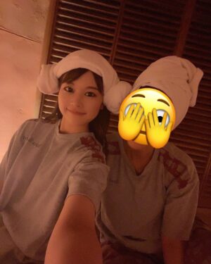 Nanase Yoshikawa Instagram - 韓国で仕事終わりに行ってみたかった巨大スパに☺️
サウナもあってお風呂も綺麗で楽しかった✌︎
お世話になったコーディネーターさんと☺️🤍
この巻き方みんなしてて真似してみた笑

#新世界スパランド
#spaland