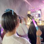 Nanase Yoshikawa Instagram - イコノイジョイ2023観に行かせていただいた時の写真☺️ しーちゃんが撮ってくれたんだけどめちゃくちゃ夏ー！ ライブ自体も最高でステージ上からメンバーにたくさんの水と泡をかけられて幸せでした(^_^)♡