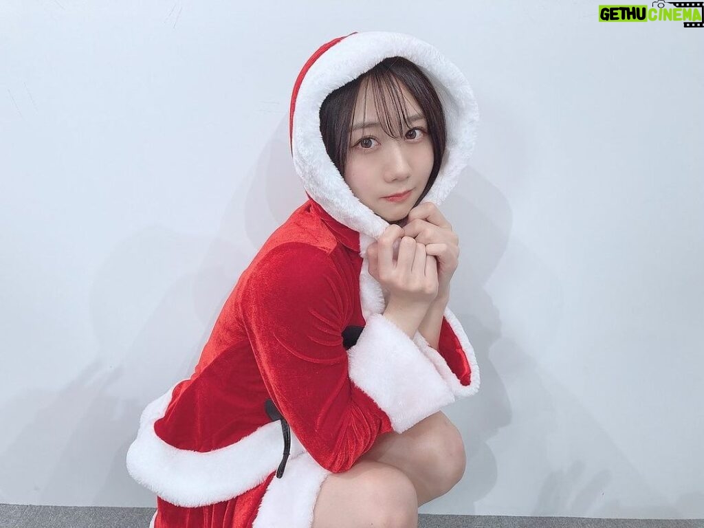 Nao Furuhata Instagram - Merry Christmas🎄✨ サンタさんになった〜！