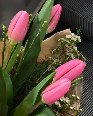 Natálie Halouzková Instagram - { spring essentials } *kyti, ženy, jídlo*