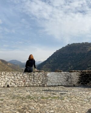 Natálie Halouzková Instagram - Natála in Spain ☀️

credits to @alex_bn29 & @___soms for capturing those moments

#solotravel #andalucia