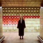Natálie Halouzková Instagram - pražský metro je super. ale radši jezdím tramvají. ✨ fotky od @patrikdemo vznikly už skoro před rokem. ale já postuju až teď, ani nevim proč. asi protože se až moc řídim pravidlem “co můžeš udělat dneska, odlož na zejtra” …nebo na další rok žejo