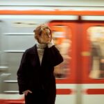 Natálie Halouzková Instagram - pražský metro je super. ale radši jezdím tramvají. ✨ fotky od @patrikdemo vznikly už skoro před rokem. ale já postuju až teď, ani nevim proč. asi protože se až moc řídim pravidlem “co můžeš udělat dneska, odlož na zejtra” …nebo na další rok žejo