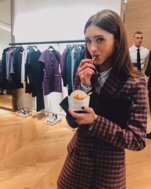 Natalia Dyer Thumbnail - 1.7 Million Likes - Top Liked Instagram Posts and Photos