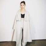 Natalia Dyer Instagram - ready for 🧥 season w @noonbynoor #noonbynoor #ad