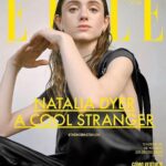 Natalia Dyer Instagram - muchas gracias @elle_mexico ! had a fun time shooting this 😘 photo: @tomas_reid fashion: @raul_al makeup: @tyronmachhausen hair: @cameron.rains nails: @sarahnguyenvn production: @jesicalevy