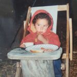 Natalia Lobo Instagram - Hoy cumplis 21 años Inti 🤍 mi amado niño del bosque y las estrellas Amo tu mundo interior , tu introspeccion , tu profundidad , tus ganas de superarte , tu curiosidad , tu amor por el trabajo y la naturaleza , tu responsabilidad , amo que leas , amo nuestras charlas sobre las civilizaciones perdidas , el espacio , lo desconocido , el poder creador de la mente , el arte , la musica , la metafisica , el amor , la moda , el gimnasio , las meditaciones amo que seas tan creativo , tus silencios , tu claridad emocional , tu poder de observacion , tu libertad , tus valores , tu seriedad , que respetes mi desiciones y respetar las tuyas Inti querido de mi corazon , siempre fuiste grande y sabio , desde que llegaste ... pero ahora , a partir de hoy , ya sos un hombre Te lo digo una y otra vez , casi a diario Estoy muy orgulosa de vos !!!! Es un honor ser tu madre Gracias por elegirme , di mi mejor , aunque siempre fuiste tan genial que me la ponias muy facil , te pido disculpas por mis errores , iba aprendiendo sobre la marcha esto de ser madre , y crecer yo y superarme y trabajar , y pagar cuentas y todo lo que implica la vida en la Tierra Lo unico que se y de lo que si estoy segura , es que siempre te transmiti y te dije la verdad Sos tan inteligente que te merecias ser criado en la verdad , porque aunque a veces pueda ser dura , la verdad calma y libera Te quiero con todo mi ser Mami 🧚‍♂️