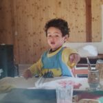 Natalia Lobo Instagram - Hoy cumplis 21 años Inti 🤍 mi amado niño del bosque y las estrellas Amo tu mundo interior , tu introspeccion , tu profundidad , tus ganas de superarte , tu curiosidad , tu amor por el trabajo y la naturaleza , tu responsabilidad , amo que leas , amo nuestras charlas sobre las civilizaciones perdidas , el espacio , lo desconocido , el poder creador de la mente , el arte , la musica , la metafisica , el amor , la moda , el gimnasio , las meditaciones amo que seas tan creativo , tus silencios , tu claridad emocional , tu poder de observacion , tu libertad , tus valores , tu seriedad , que respetes mi desiciones y respetar las tuyas Inti querido de mi corazon , siempre fuiste grande y sabio , desde que llegaste ... pero ahora , a partir de hoy , ya sos un hombre Te lo digo una y otra vez , casi a diario Estoy muy orgulosa de vos !!!! Es un honor ser tu madre Gracias por elegirme , di mi mejor , aunque siempre fuiste tan genial que me la ponias muy facil , te pido disculpas por mis errores , iba aprendiendo sobre la marcha esto de ser madre , y crecer yo y superarme y trabajar , y pagar cuentas y todo lo que implica la vida en la Tierra Lo unico que se y de lo que si estoy segura , es que siempre te transmiti y te dije la verdad Sos tan inteligente que te merecias ser criado en la verdad , porque aunque a veces pueda ser dura , la verdad calma y libera Te quiero con todo mi ser Mami 🧚‍♂️