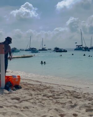Natalie Stovall Instagram - Heart refueled. 🤍
Had a quick little getaway to our fav spot @villa_la_bella on Isla Mujeres for a belated anniversary trip. 💃🏼🥂