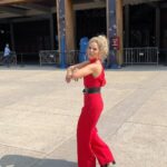 Natalie Stovall Instagram - #ad Ready for the most legendary night in country music?! 🤠🎙️🎸Same. But first… come with me to the Grand Ole Opry House and @lysol ’s airaoke for a behind the scenes tour before the @peopleschoice Country Awards on @nbc! #airaoke