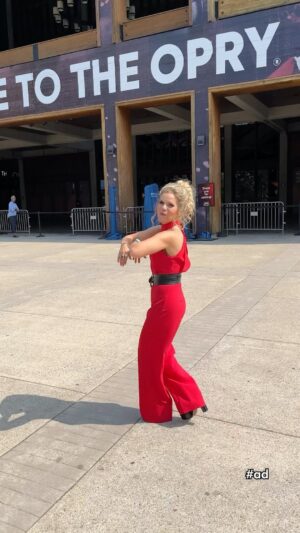 Natalie Stovall Instagram - #ad Ready for the most legendary night in country music?! 🤠🎙️🎸Same. But first…  come with me to the Grand Ole Opry House and @lysol ’s airaoke for a behind the scenes tour before the @peopleschoice Country Awards on @nbc! #airaoke