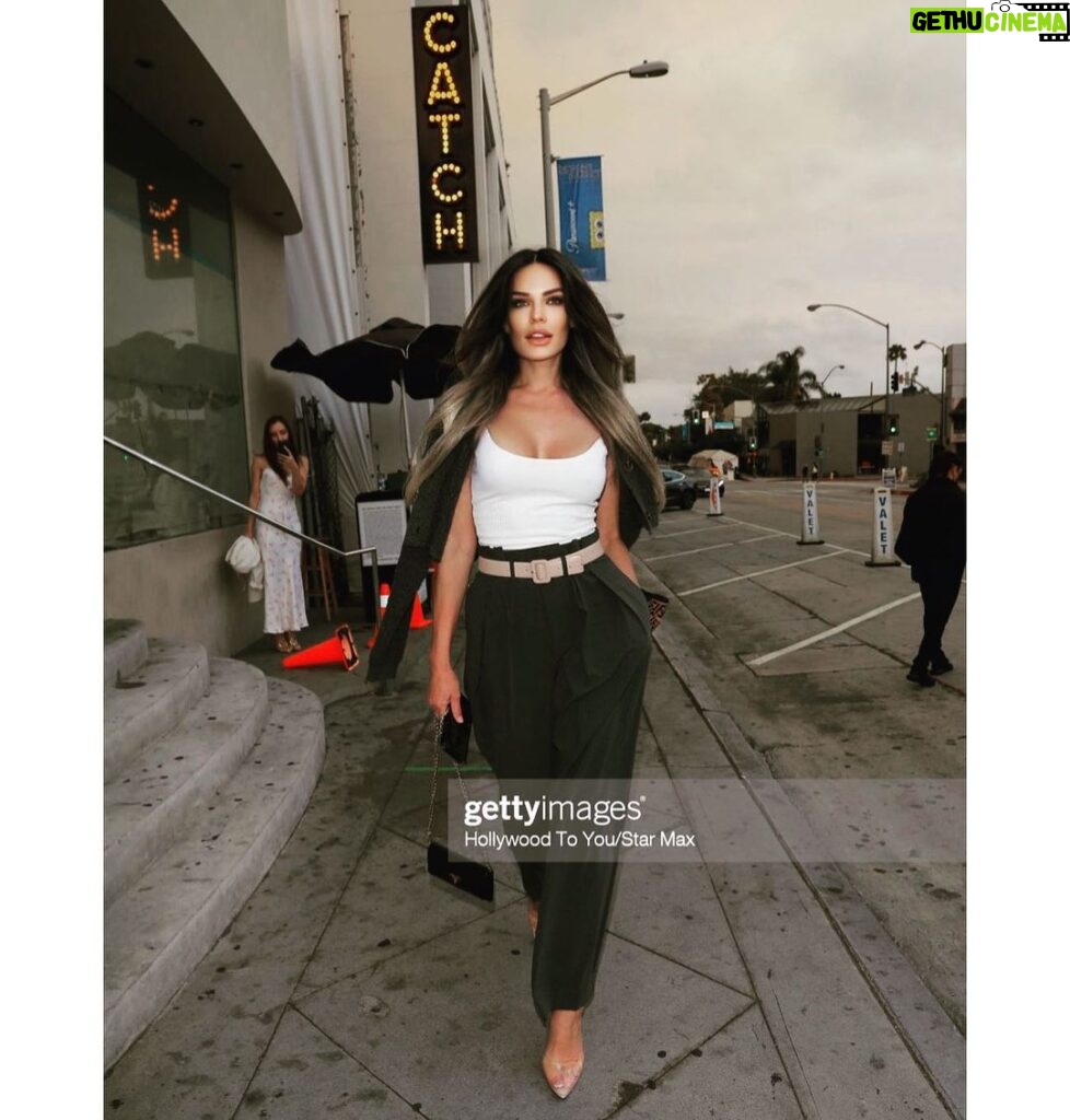 Natasha Alam Instagram - #celebrity #actors #gorgeous #Hollywood #theatre #style #likeforlikes #tiktok #director #smile #instadaily #tv #hollywoodactress #beautiful #films #sexy #pretty #drama #trending #netflix #beauty #likes #makeup #natashaalam #paparazzi Catch LA