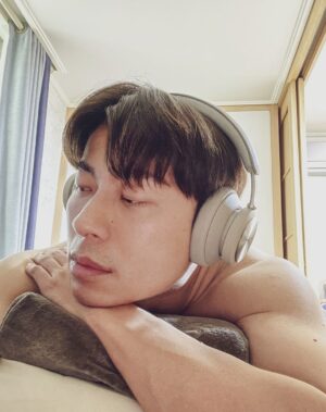 Nathaniel Ho Instagram - Just completed my initial mix of a new collab with @thelightiswithinme and @iambjerglund and giving it a spin on my @bangolufsen #BeoplayPortal headphones 🎧

It's definitely not the main headphones I use for mixing (since it's not designed for studio use), but it's always helpful to listen to a mix across multiple listening devices to see how it translates. One thing's for sure - the BeoplayPortal is beautiful and stylish, and the bluetooth capability allows me to lounge anywhere while I enjoy my music ❤️

#BangOlufsen