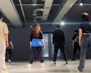 Nathaniel Ho Instagram - Back at @1milliondance for the first time since moving to #Korea. @shanshine___ volunteered me and @toddlien_official (who was visiting from LA) joined in for moral support! Was also nice bumping into @lam_crystalsin that day too! Enjoy, cos’ we definitely had fun! 🕺🏻😘

🎧: HyunA&DAWN - Ping Pong

#NatHoKorea #Dance