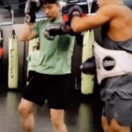 Nathaniel Ho Instagram - It’s been an intense and stressful month, and I’m so glad I finally have time to get back to Muay Thai. Nothing beats a good session at @eagles_kickboxing to release all that stress! 💪 이글스킥복싱