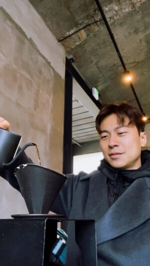 Nathaniel Ho Instagram - Sit with me as I pour the tea. 🍵

Good morning 🌞