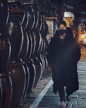 Nathaniel Ho Instagram - Sometimes I feel like I was born in the wrong era. I’m jumping timelines in search of something. What, or who… is it? I’m trying to remember.

📸: @awrywill 

#NatHoKorea #TimeTraveller