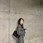 Natsuki Deguchi Instagram - 🖤🖤 やっぱり黒とゴールドってかわいいなあ〜 #SUPPORTEDBYCELINE #CELINEVICTOIRE #CELINEBYHEDISLIMANE #PR