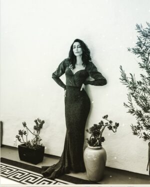 Necar Zadegan Instagram - We could be anywhere.....
For @regardmag with @dimitryl, thank u for including me in this beautiful feature🙏🏽🌺 @missvalnoble