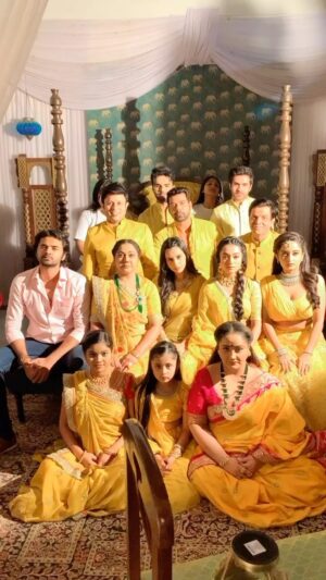 Neeharika Roy Instagram - Making the best memories together every day❤️🧿

.
#neeharikaroy #radha #pyaarkapehlanaamradhamohan #offscreenmasti #funmoment #zeetv