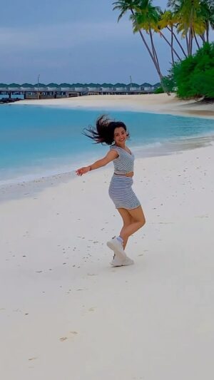Neeharika Roy Instagram - 💃🏻…

#neeharikaroy #maldives #siyamworld #siyamworldmaldives