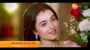 Neeharika Roy Instagram - Posted @withregram • @zeetv Radha ke khayaal, de rahe hain Mohan ke dil par dastak. Kya woh kar baitha hai usse mohabbat? Jaanne ke liye dekhiye #PyaarKaPehlaNaamRadhaMohan, har roz, raat 8 baje, sirf # ZeeTV par aur kahin bhi, kabhi bhi @zee5shows par.
#AnokhaSaathAnokhiBaat #Promo

@theneeharikaroyofficial 
@shabirahluwalia