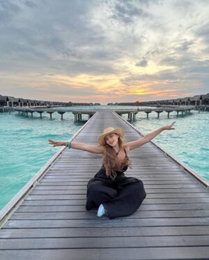Nelly Karim Instagram - Happy Eid to everyone from this💖💖💖 magical place 💖💖💖 @anantarakihavah @travistaegypt @hishamashour1  #travista #anantarakihavah #maldive #holiday #eidmubarak #