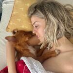 Nerea Rodríguez Instagram - Así es como le hablo a Ron, me tiene así 😍🦊