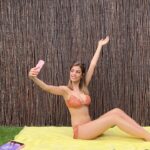 Nerea Rodríguez Instagram - Feliz y #ReadyforSummer con @philipsspain ☀️ El verano es mi momento favorito y he podido preparar mi piel desde mi casa y de forma muy sencilla con la depiladora de luz pulsada #PhilipsLumea. Los resultados son muy buenos y lo que más me gusta es saber que está diseñada en colaboración con dermatólogos. #publi