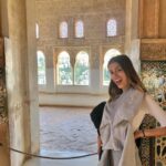 Nerea Rodríguez Instagram - He pasado un fin de semana maravillo en el que me he dado cuenta más que nunca de que la felicidad reside en las pequeñas cosas. Sin maquillar, con la ropa más cómoda que tengo, mojada por la lluvia pero siempre con una sonrisa en la boca por lo bonito que ha sido compartir este viaje a Granada con mi hermana. Aunque nuestros padres nacieron en Cataluña, nuestra familia es de Granada y ha sido como conocer nuestros orígenes. La Alhambra ya es casa para nosotras. Y a toda la gente de Granada, sois increíbles: vuestra amabilidad y como nos habéis cuidado… GRACIAS 🫶🏻
