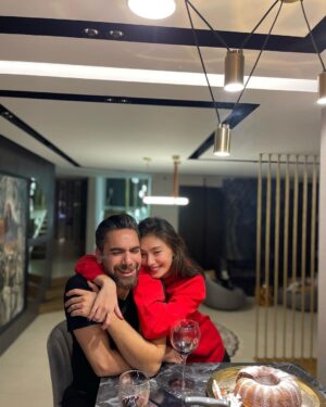 Neslihan Atagül Instagram - sevgi’li

k’