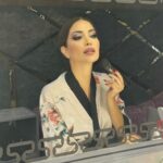 Nesreen Tafesh Instagram - الحياة مليئة بالحجارة فلا تتعثر بها بل اجمعها، وابنِ بها سلماً تصعد به نحو النجاح 🌹 كوليس فلم السستم 🎥 behind the scenes ✨ Make up by : @makeup_ahmedshawky ✨